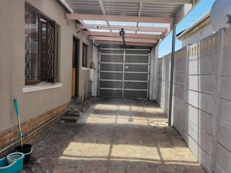 3 Bedroom Property for Sale in Churchill Estate Western Cape